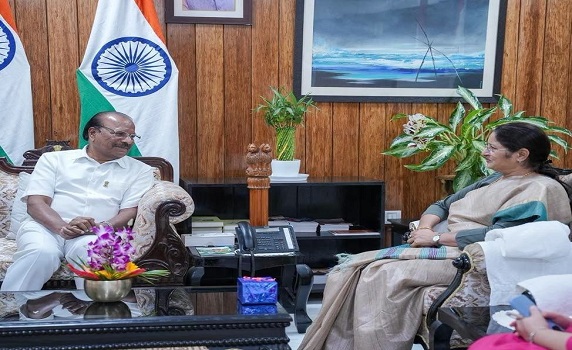 Union Minister Annapurna Devi calls on the Governor of Tripura, Indrasena Reddy Nallu at Lok Bhavan, Agartala.